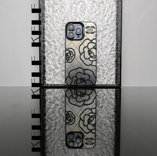 VON KAMELIE INSPIRIERTE IPHONE-HÜLLE MIT EINZIGARTIGEM DESIGN