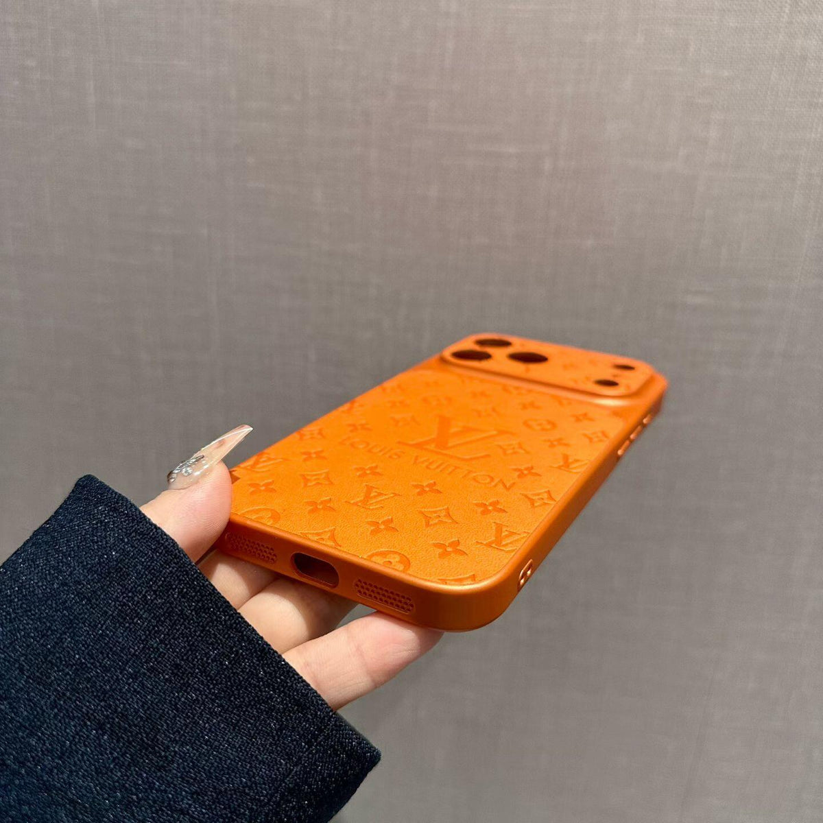 Luksuzna torbica za iPhone s reljefnim uzorkom