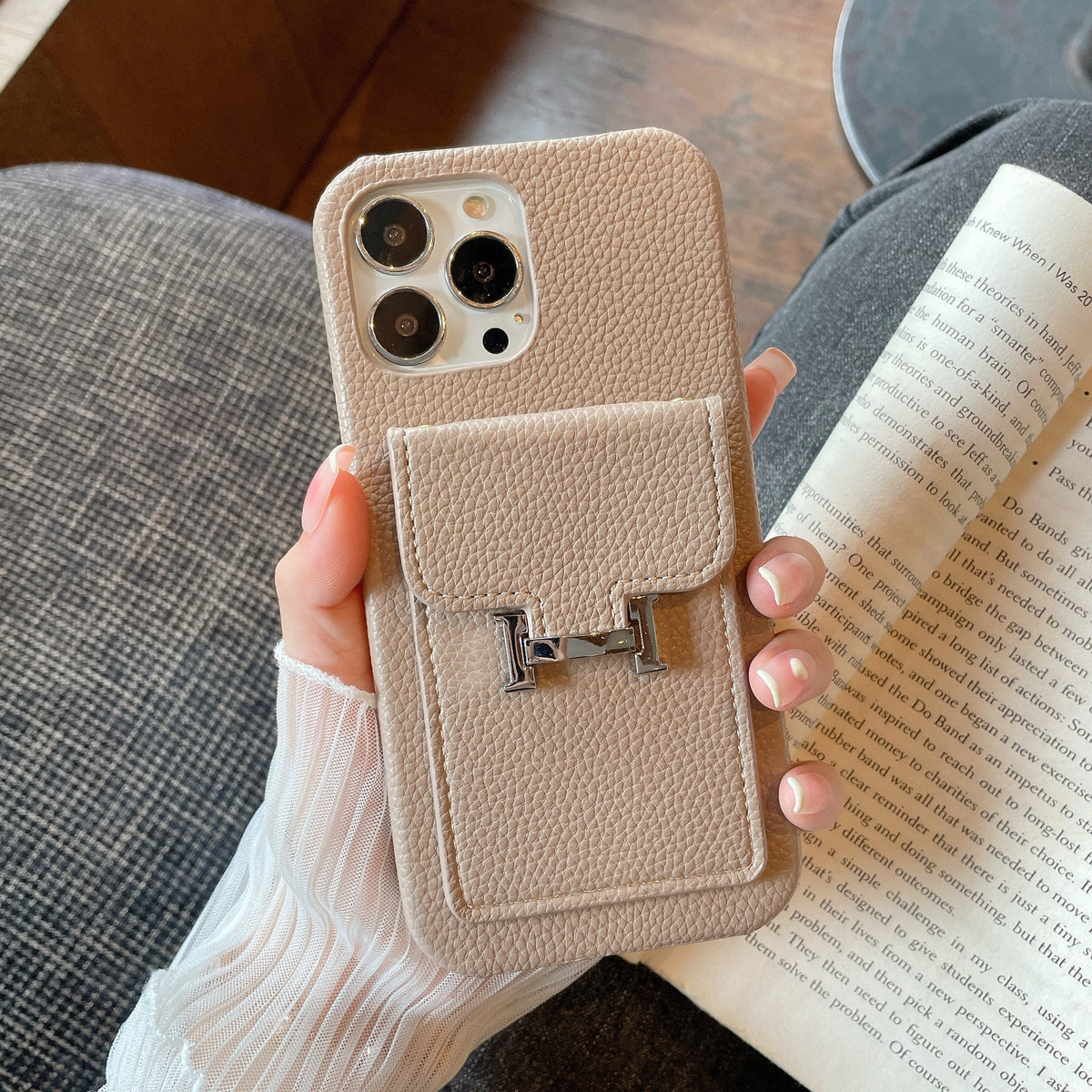 Capa de couro para iPhone com suporte para cartão H