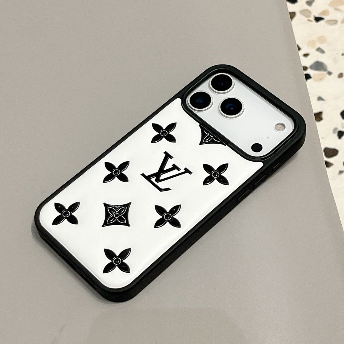 Πολυτελής 3D ανάγλυφη θήκη για iPhone