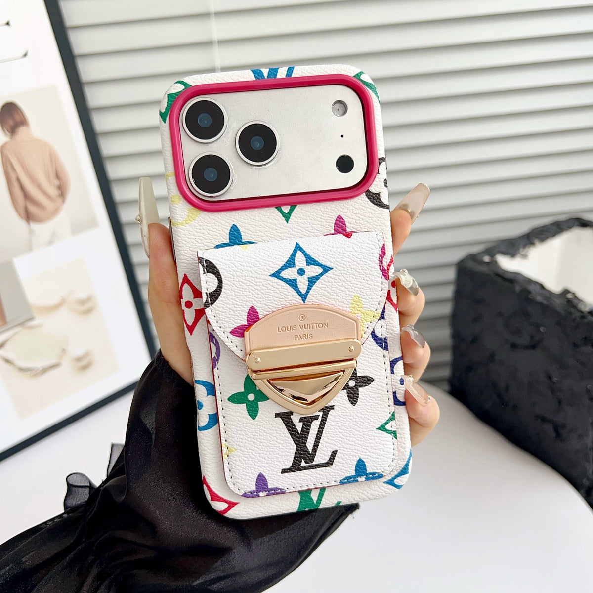 Ylellinen Crossbody iPhone -kotelo korttitaskulla & irrotettavalla hihnalla
