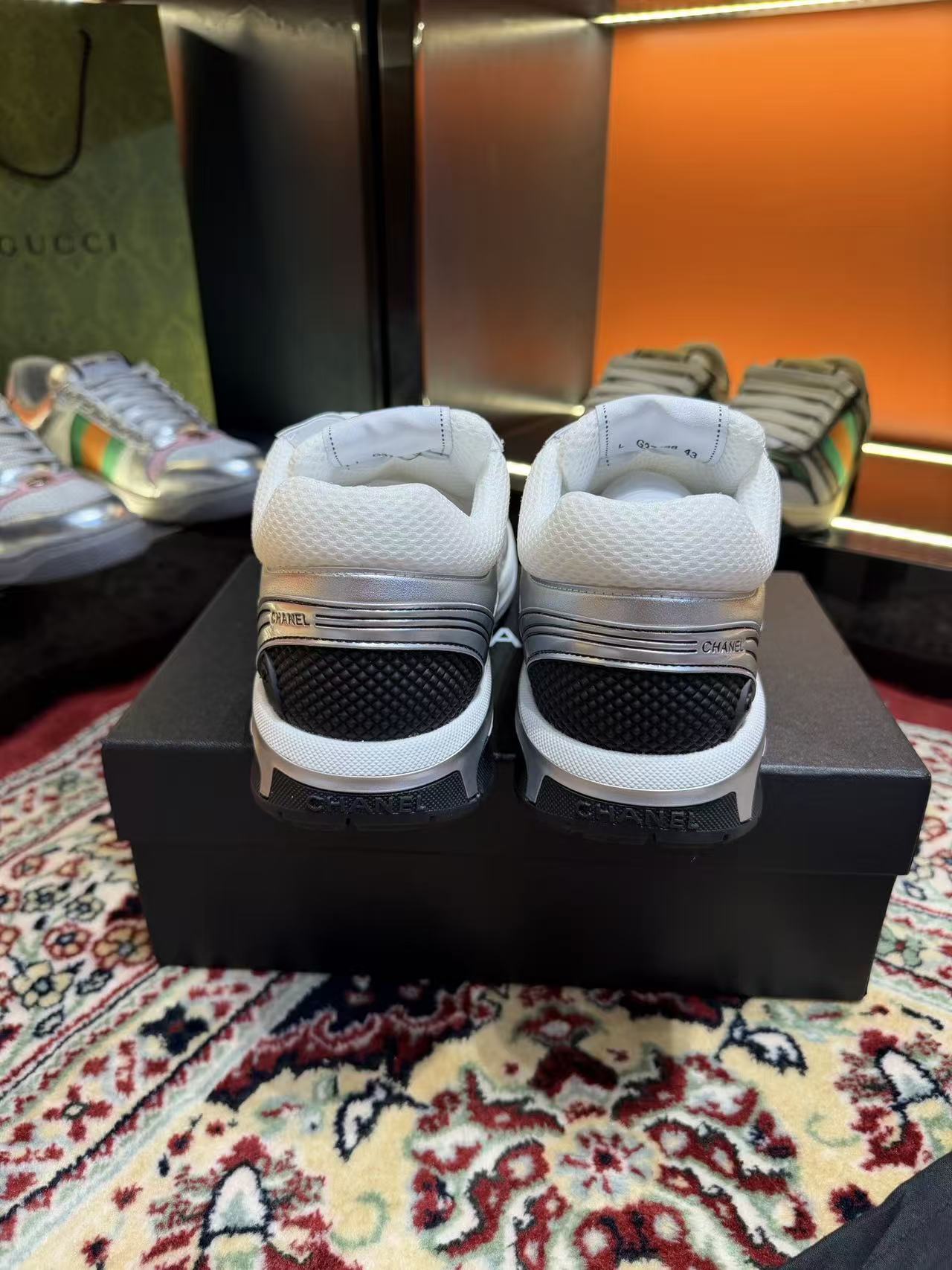 Luxuriöse klobige Sneakers – Mode trifft auf ganztägige Leichtigkeit