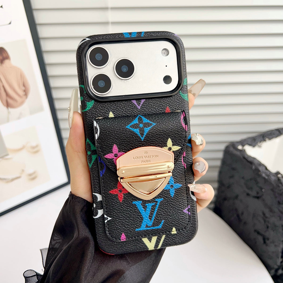 Ylellinen Crossbody iPhone -kotelo korttitaskulla & irrotettavalla hihnalla