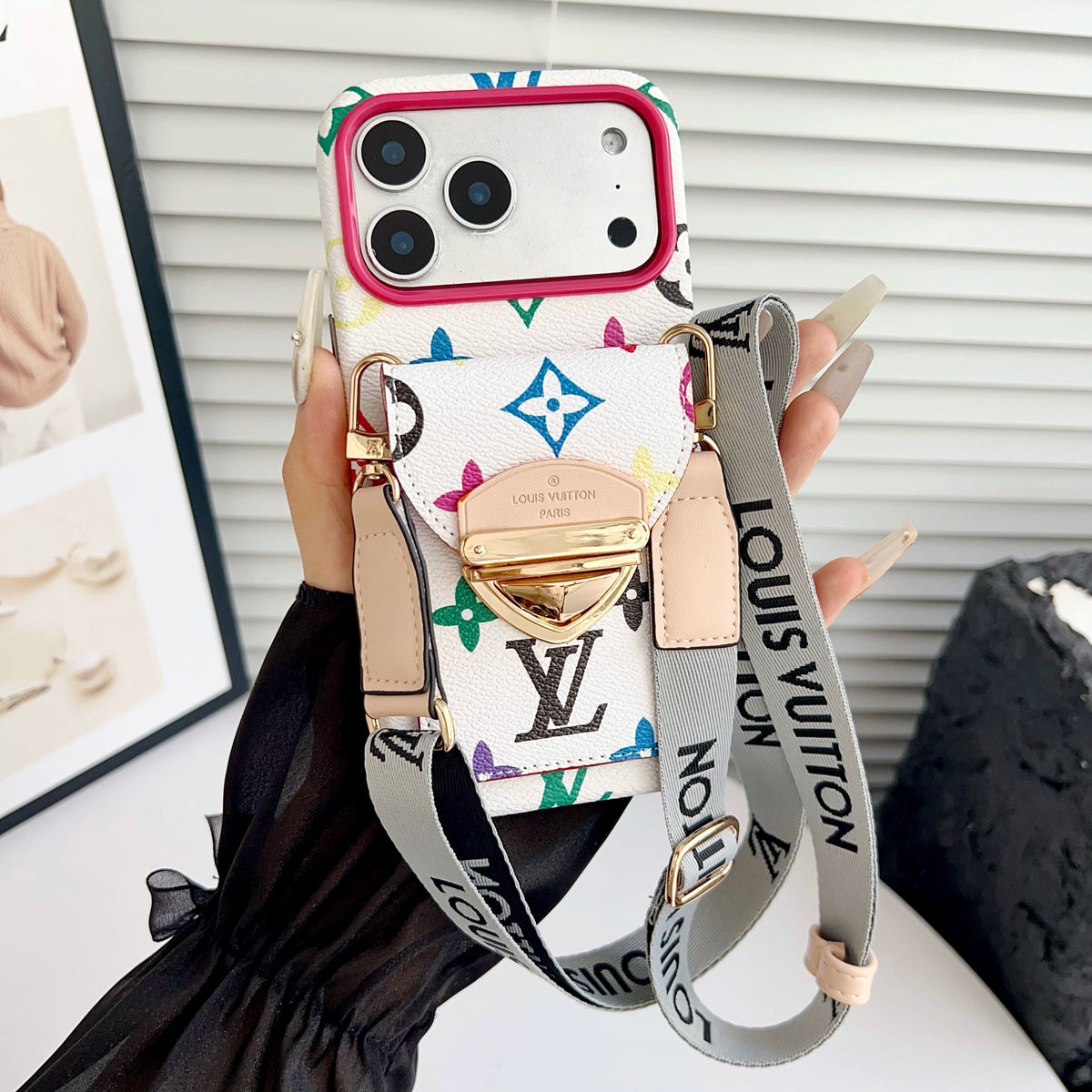 Ylellinen Crossbody iPhone -kotelo korttitaskulla & irrotettavalla hihnalla