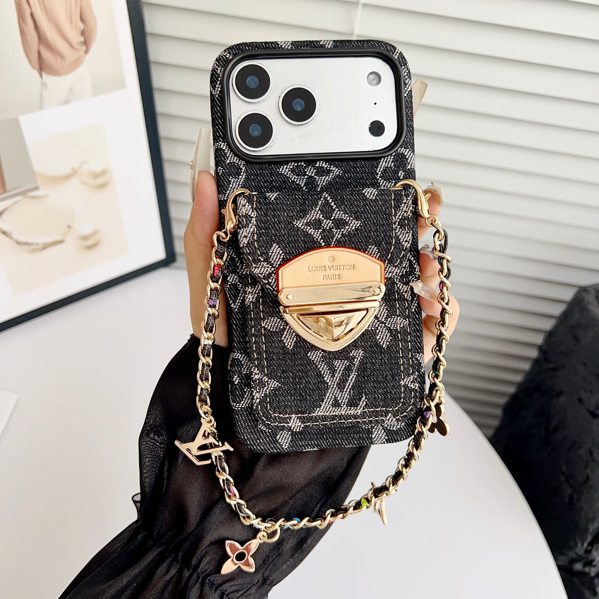 Ylellinen Crossbody iPhone -kotelo korttitaskulla & irrotettavalla hihnalla