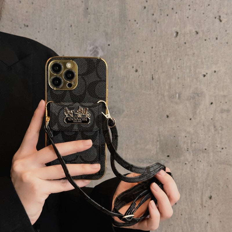 Klasické pouzdro na iPhone s koženým řetízkem