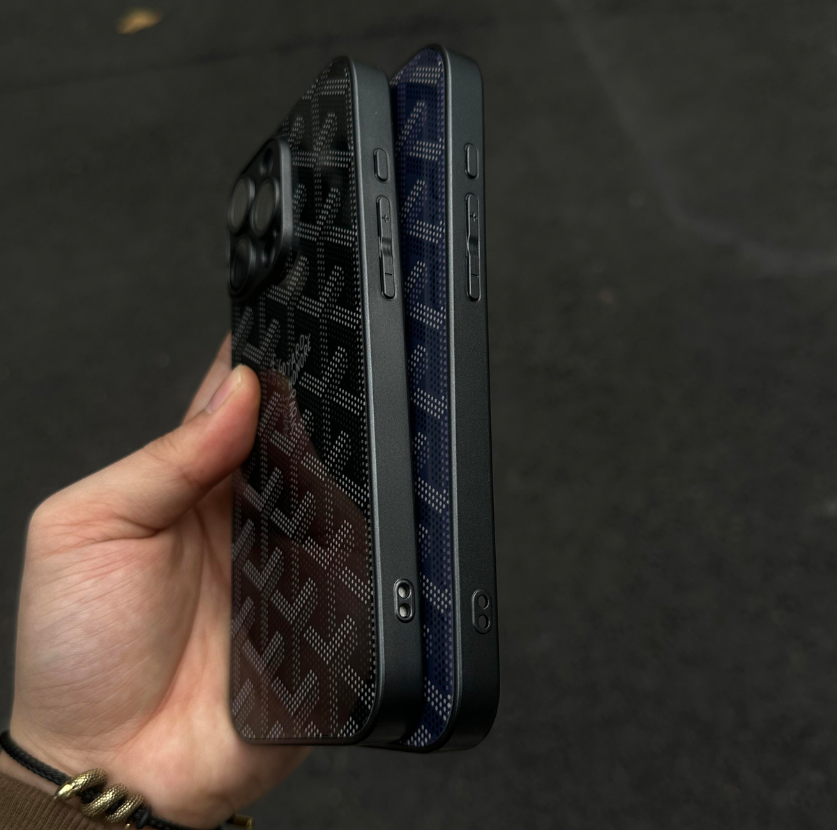 G-Y حافظة iPhone بحرف هندسي فاخر