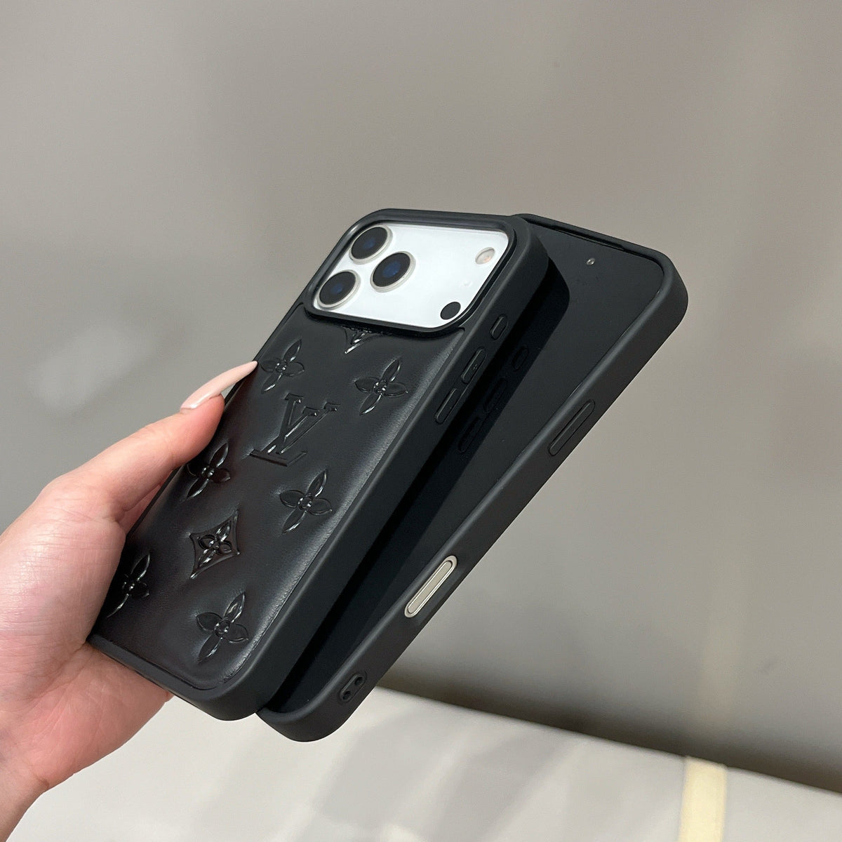 Πολυτελής 3D ανάγλυφη θήκη για iPhone