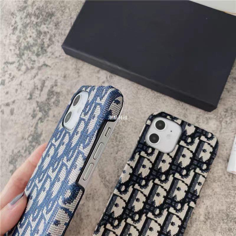 Módne látkové puzdro na iPhone