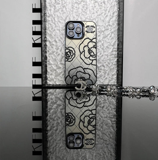 CUSTODIA PER IPHONE ISPIRATA ALLA CAMELIA DAL DESIGN UNICO