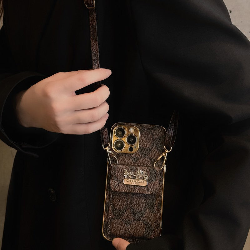Klasické pouzdro na iPhone s koženým řetízkem