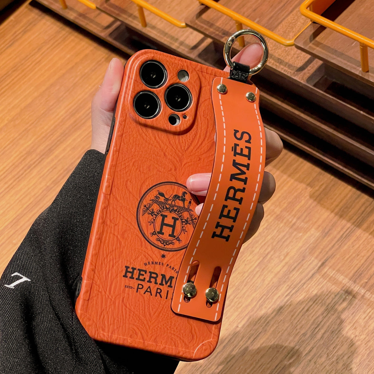 Bracelet H Coque et skin iPhone