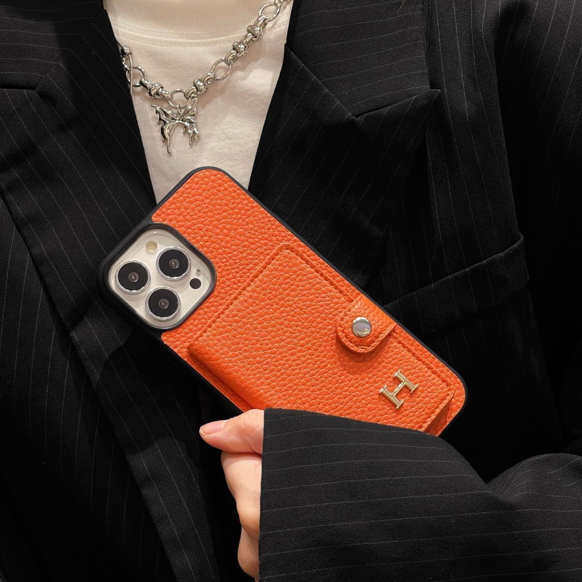 Capa para iPhone com porta-cartões de couro H