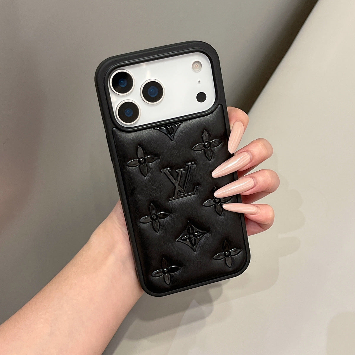Πολυτελής 3D ανάγλυφη θήκη για iPhone