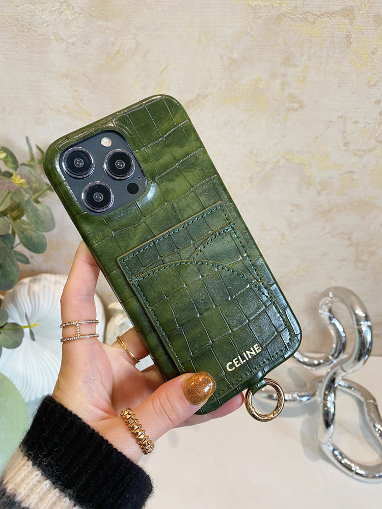 Celine iPhone-Hülle mit Alligatormuster, Kartenhalter und Riemen, Grün -EYP241415