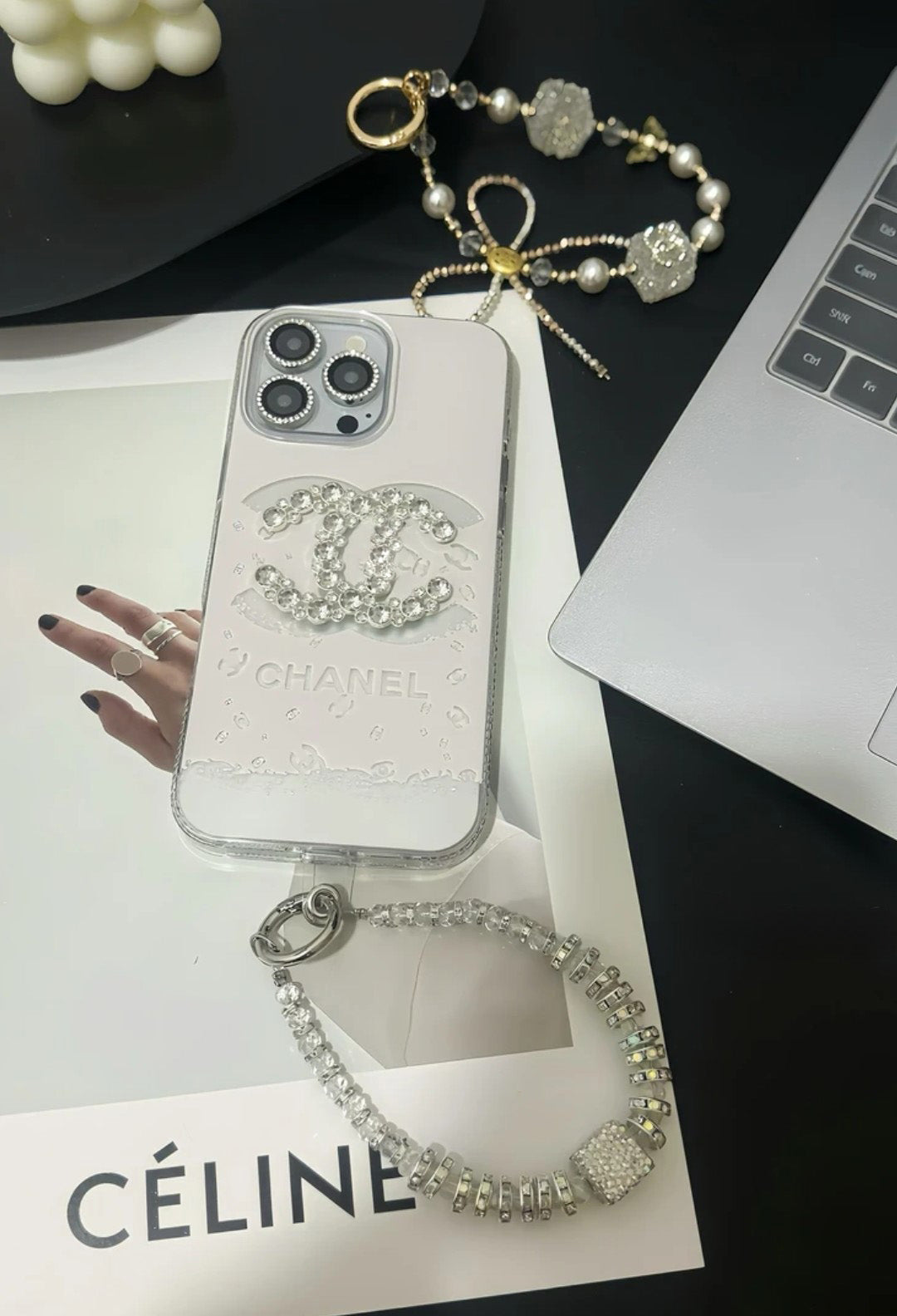 Elegantné luxusné krištáľové puzdro na iPhone s remienkom na náramok