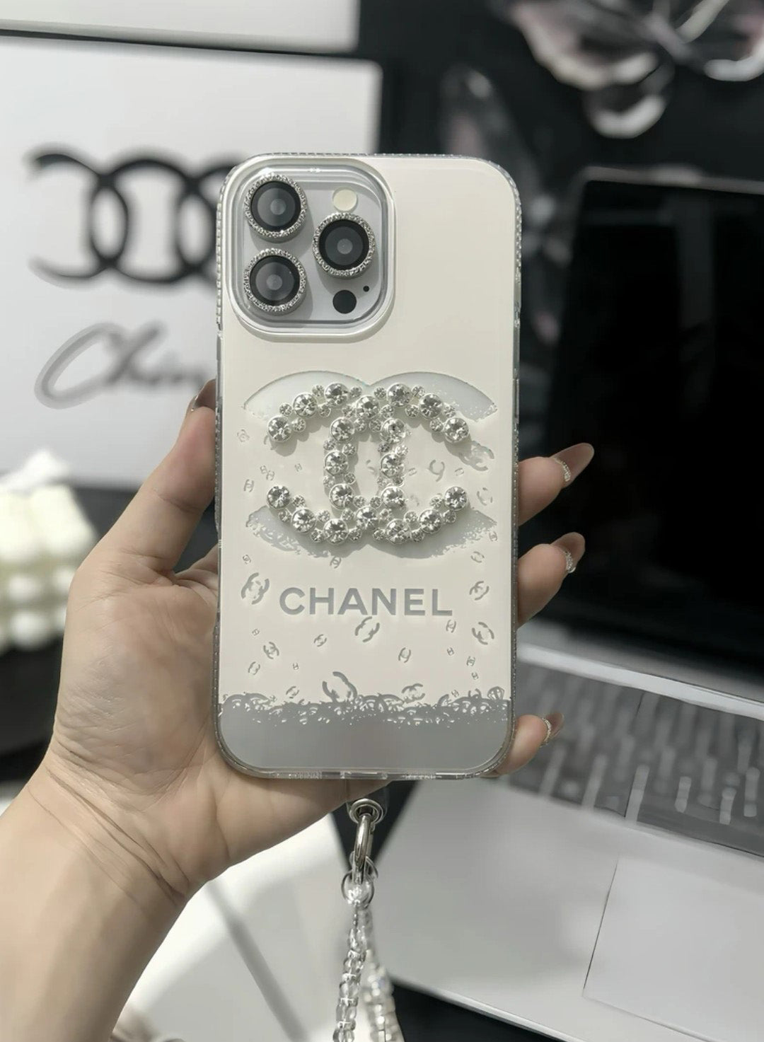Elegantné luxusné krištáľové puzdro na iPhone s remienkom na náramok