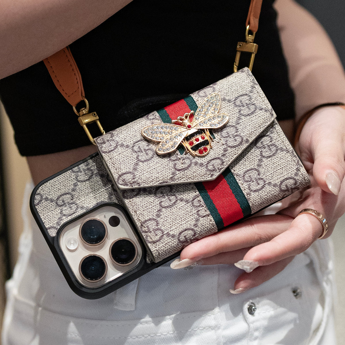 Husă Premium Advanced Crossbody pentru iPhone cu suport pentru card & Curea de umăr