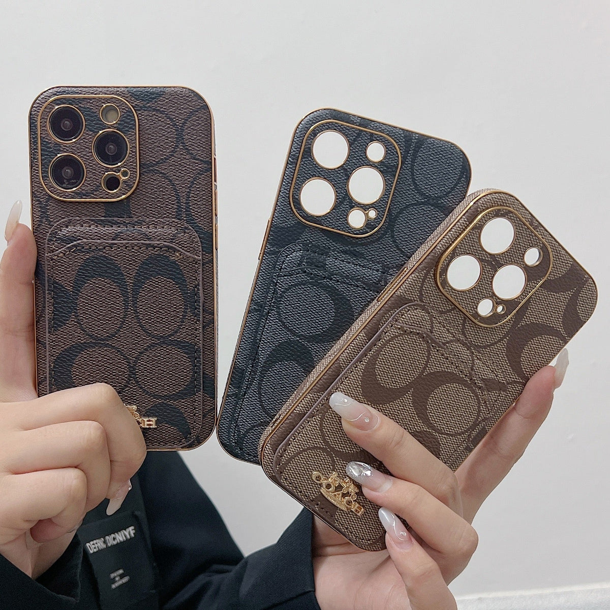 Klasické pouzdro na iPhone s držákem karty černé -KB241651