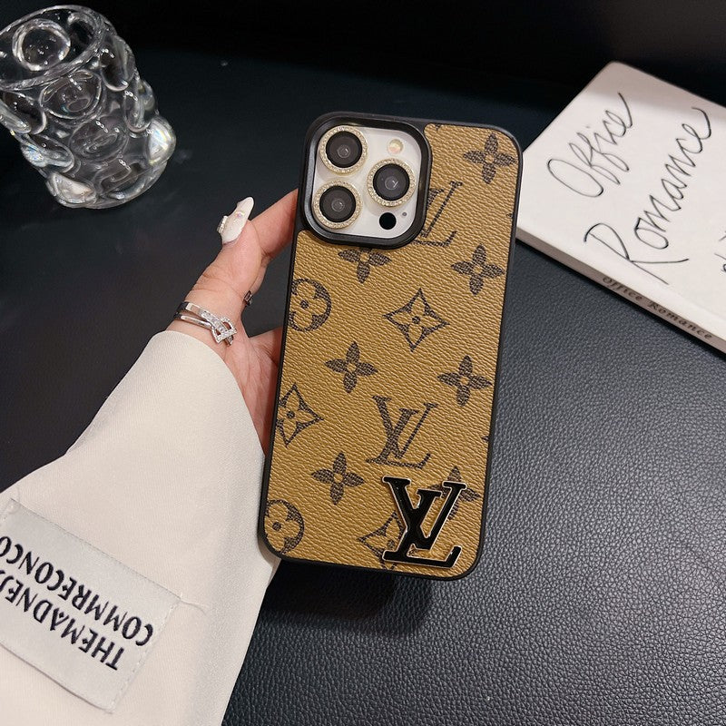 Luxusní kožené pouzdro na iPhone s černým logem