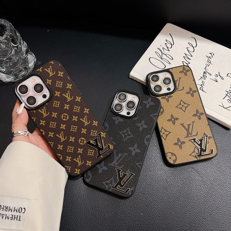 Luxusní kožené pouzdro na iPhone s černým logem