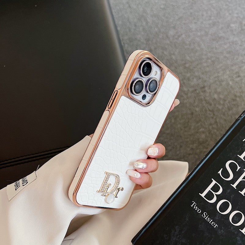 Módne puzdro na iPhone z ružového zlata s diamantovým logom