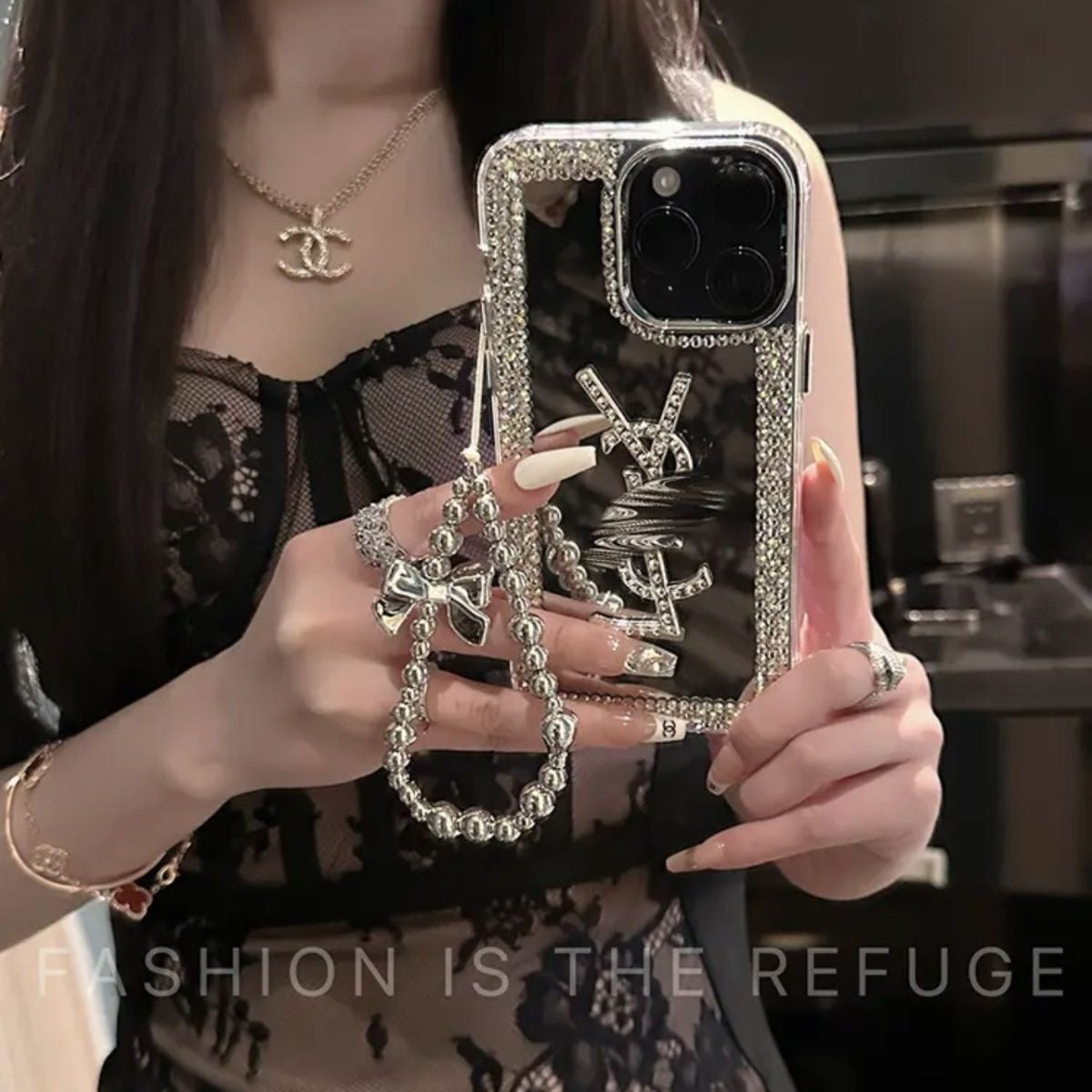 Púzdro na iPhone s očarujúcim kozmetickým zrkadlom – make-up & Štýl na cestách!