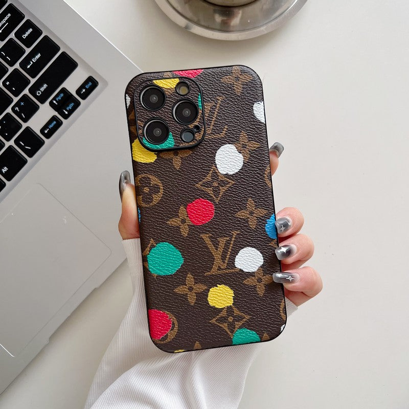 Luxuriöse iPhone-Hülle aus Leder in klassischer Farbe