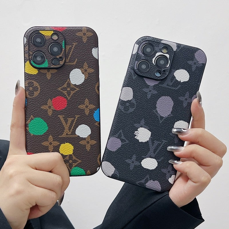 Luxuriöse iPhone-Hülle aus Leder in klassischer Farbe