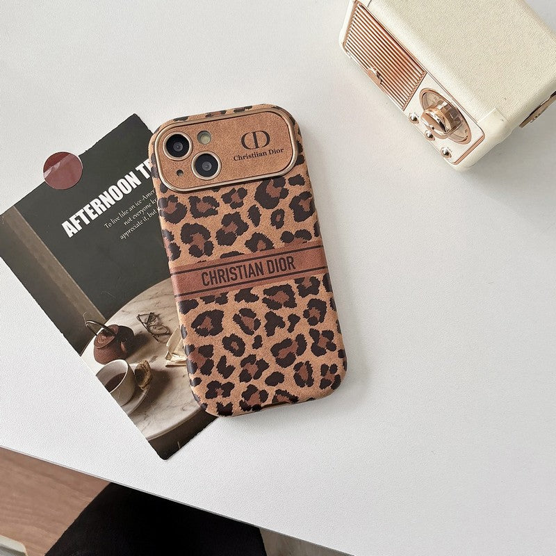 Módne hnedé kožené puzdro na iPhone