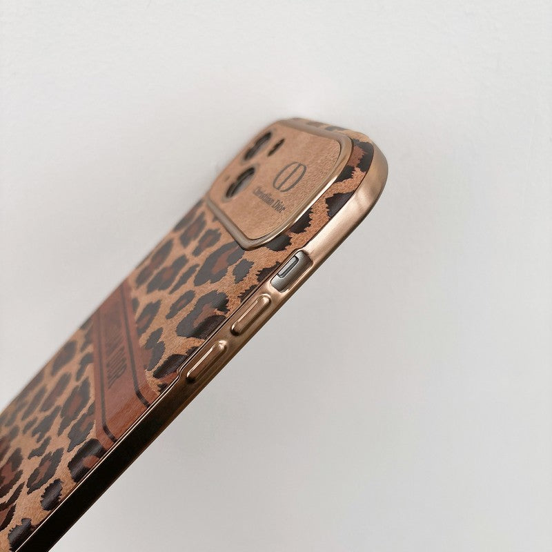 Módne hnedé kožené puzdro na iPhone