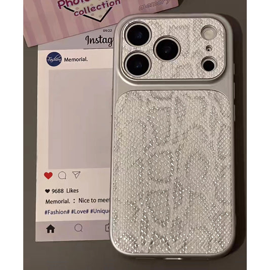 Husă de lux pentru iPhone cu textura pielii de șarpe