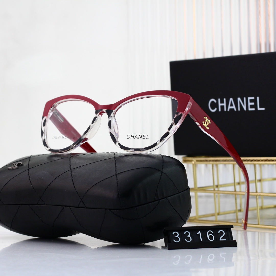 Farblich passende Cat-Eye-Brille