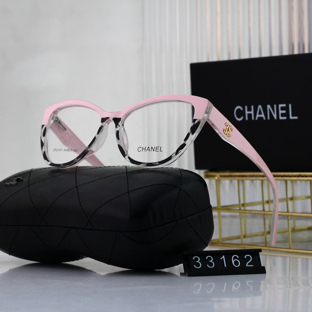 Farblich passende Cat-Eye-Brille
