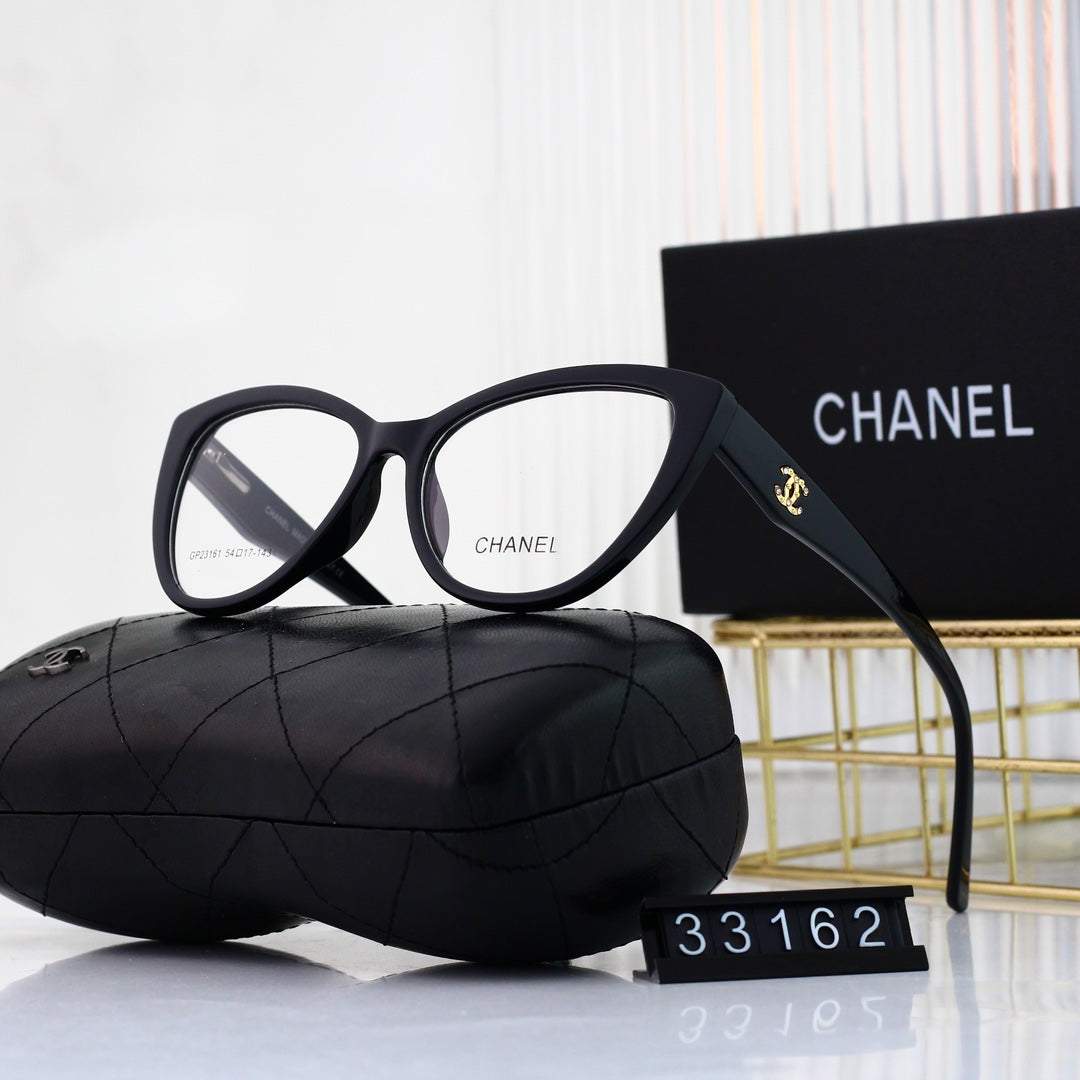 Farblich passende Cat-Eye-Brille
