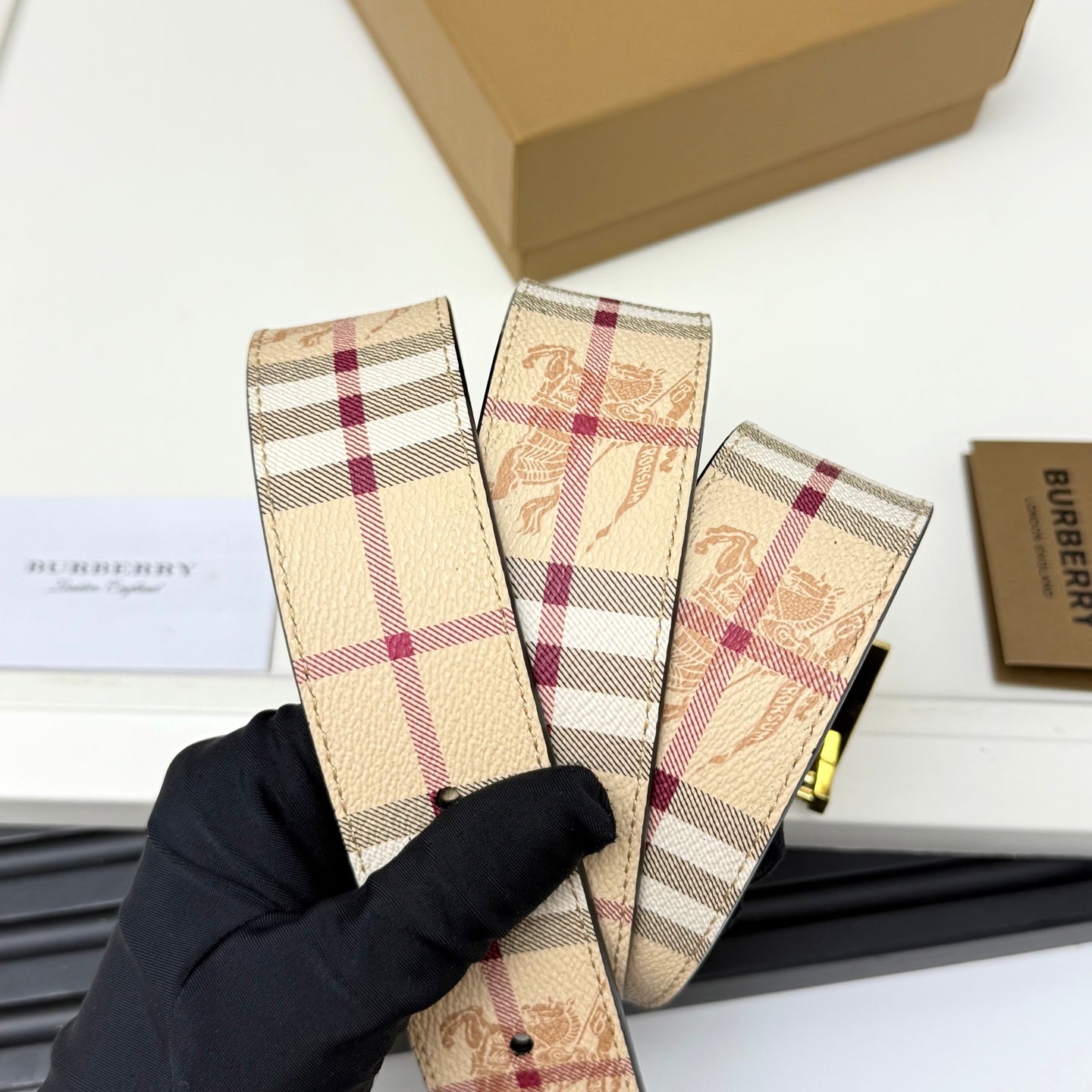 Miesten nahkavyö – TB-monogrammisolki/ruutukuvio